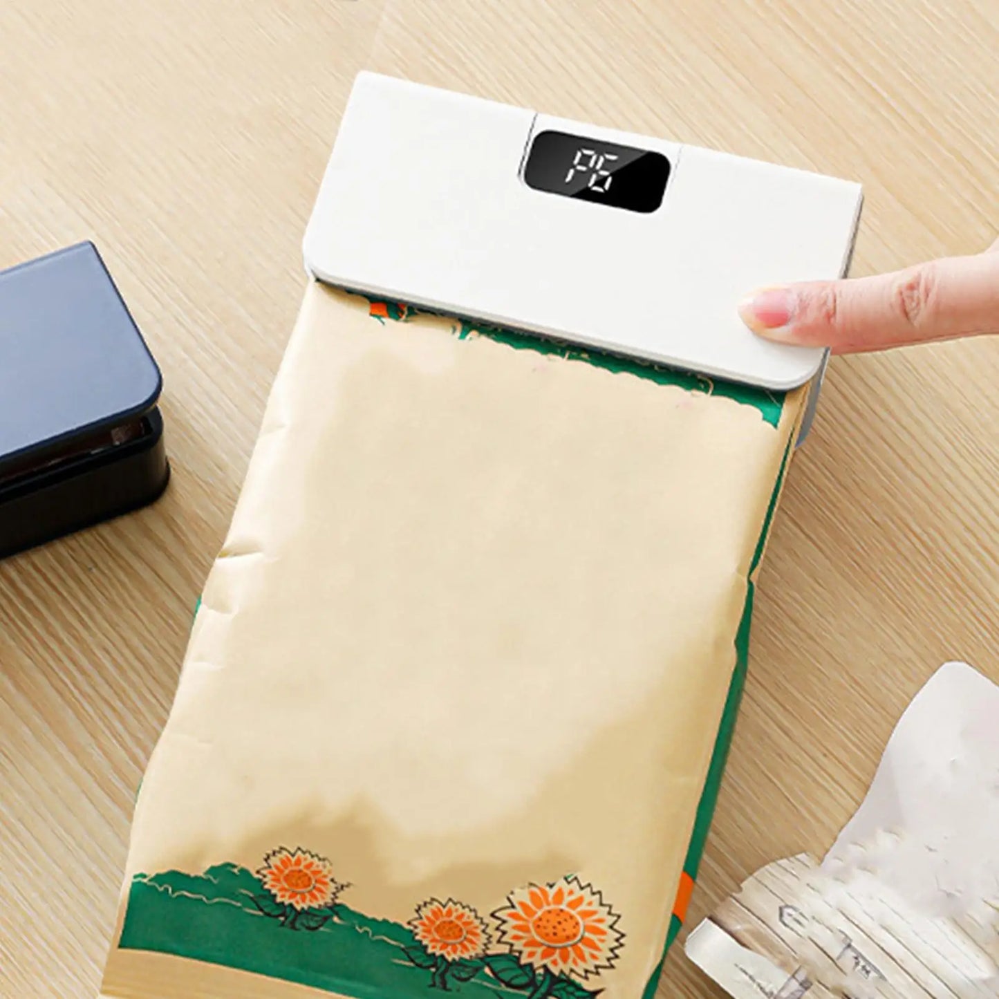 Avyroa™ Mini Bag Sealer - Rechargeable Heat Sealer & Cutter